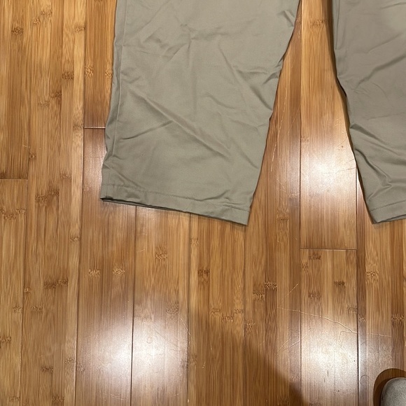 Eddie Bauer khaki pants size 42 men’s - Picture 7 of 10